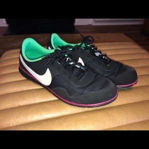 Nike tennis shoe